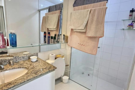 Apartamento à venda com 3 quartos, sendo 1 suíte, em Alto da Boa Vista, São Paulo, SP
