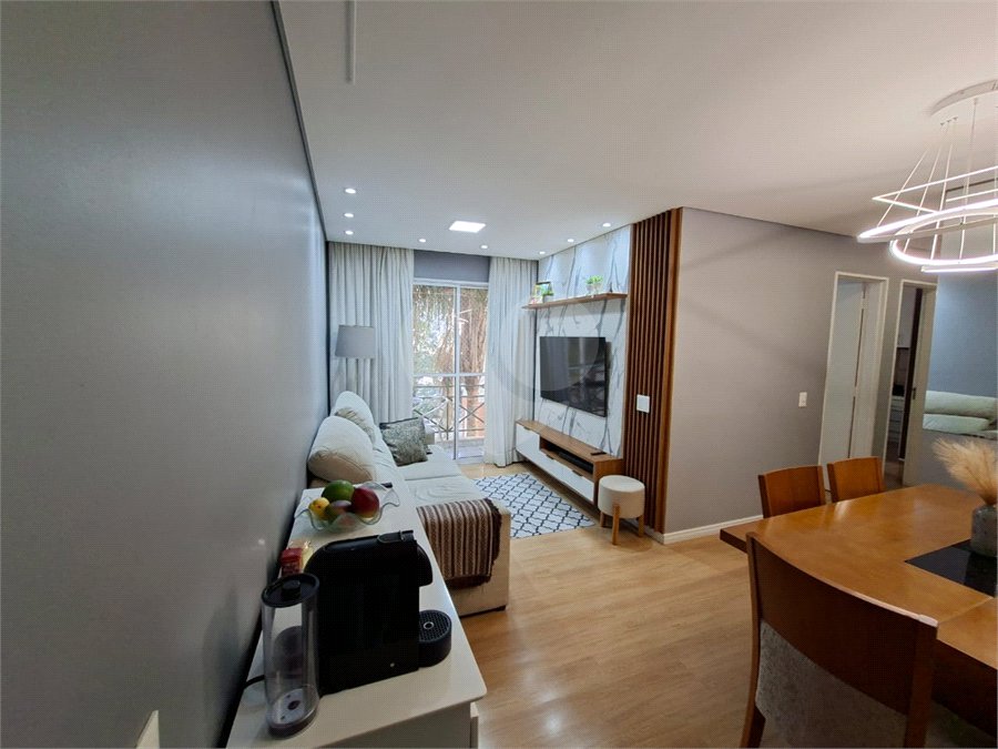 Apartamento à venda com 3 quartos, sendo 1 suíte,  em Jardim das Vertentes, São Paulo, SP
