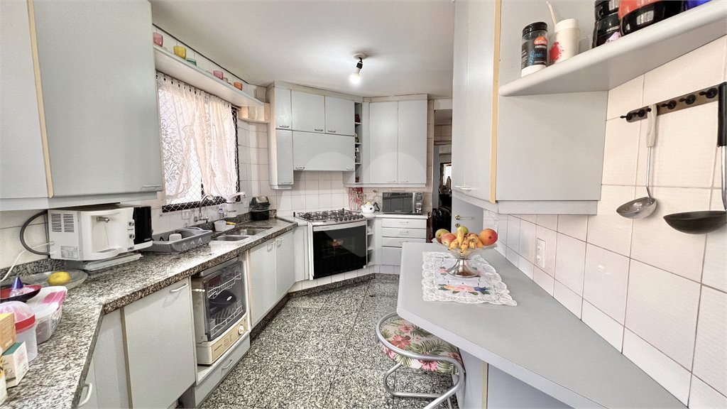 Apartamento à venda com 4 quartos, sendo 1 suíte, em Vila Mariana, São Paulo, SP