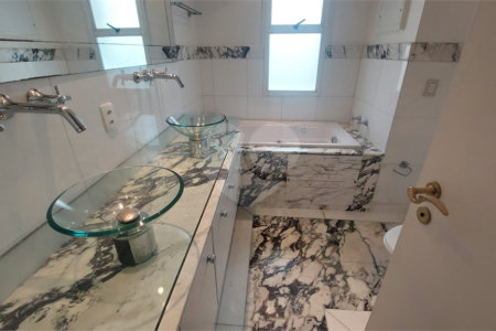 Apartamento à venda com 3 quartos, sendo 1 suíte, em Alto da Boa Vista, São Paulo, SP