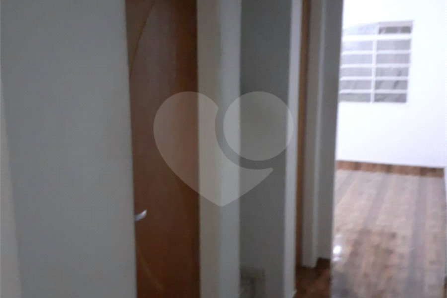 Sobrado à venda com 4 quartos, sendo 1 suíte, em Campo Limpo, São Paulo, SP