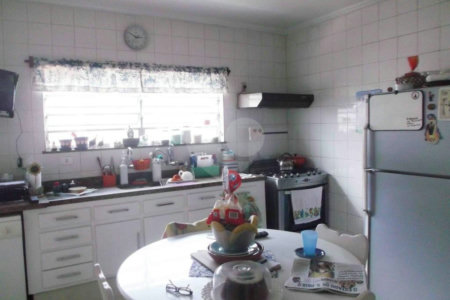 Sobrado à venda com 3 quartos, sendo 1 suíte, em Campo Belo, São Paulo, SP