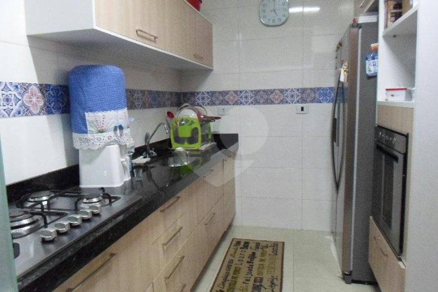 Casa à venda com 3 quartos, sendo 1 suíte, no condomínio Fernandes, São Paulo - SP