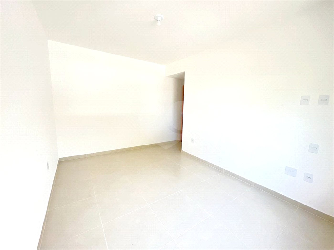 Apartamento à venda com 2 quartos, sendo 1 suíte, em Fluminense, São Pedro da Aldeia, RJ