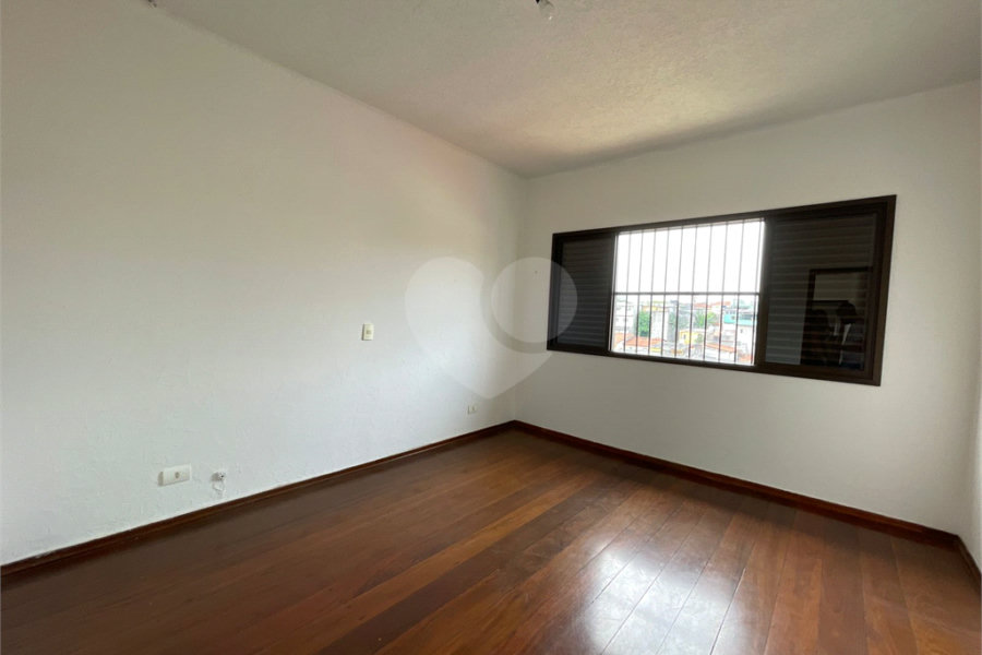 Sobrado à venda com 4 quartos, sendo 1 suíte, em Vila Nova Cachoeirinha, São Paulo, SP