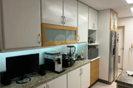 Apartamento para alugar com 4 quartos, sendo 2 suítes, em Vila Andrade, São Paulo, SP