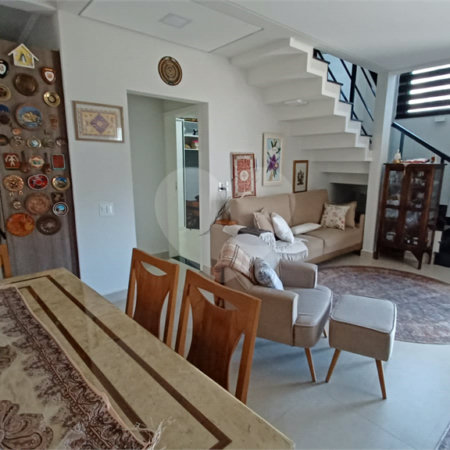 Casa à venda com 3 suítes no condomínio Residencial Marchant Buarque, Atibaia - SP