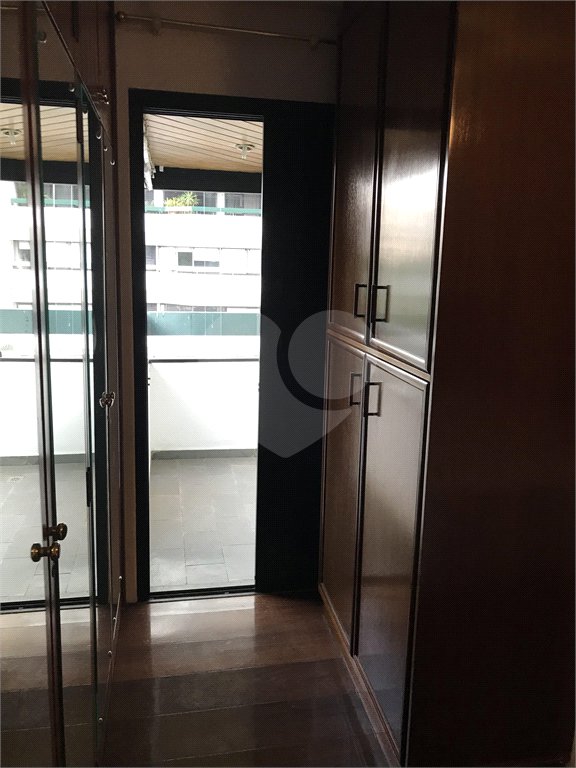Apartamento à venda com 4 quartos, sendo 1 suíte, em Vila Uberabinha, São Paulo, SP