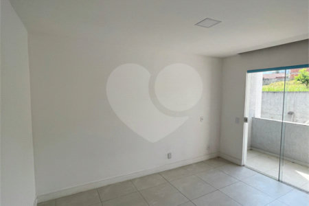 Casa à venda com 3 quartos, sendo 1 suíte, no condomínio Residencial Green Ville, Rio de Janeiro - RJ