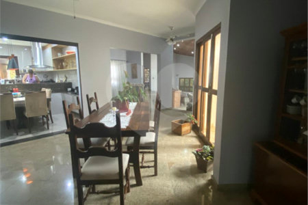 Casa à venda com 4 suítes no condomínio Vale da Santa Fé, Vinhedo - SP