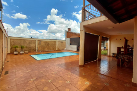 Sobrado à venda com 4 quartos, sendo 1 suíte,  em Parque dos Lagos, Ribeirão Preto, SP