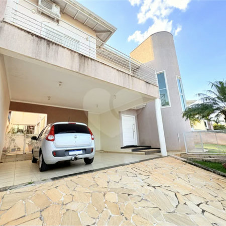 Casa à venda com 3 suítes em Parque Nova Suíça, Valinhos, SP
