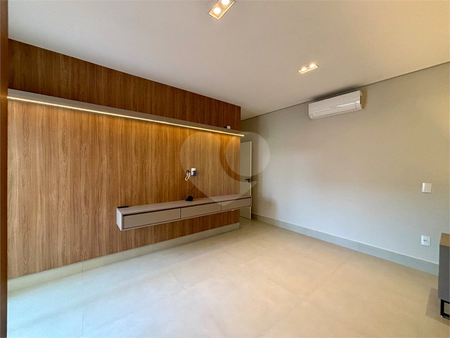 Casa à venda com 3 suítes no condomínio Residencial Dona Maria Candida, Indaiatuba - SP
