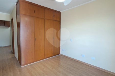 Apartamento à venda com 3 quartos, sendo 1 suíte,  em Alto da Boa Vista, São Paulo, SP