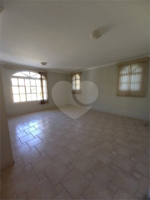 Casa à venda com 5 quartos, sendo 3 suítes, no condomínio Vinhas da Vista Alegre - Lado Sede, Vinhedo - SP