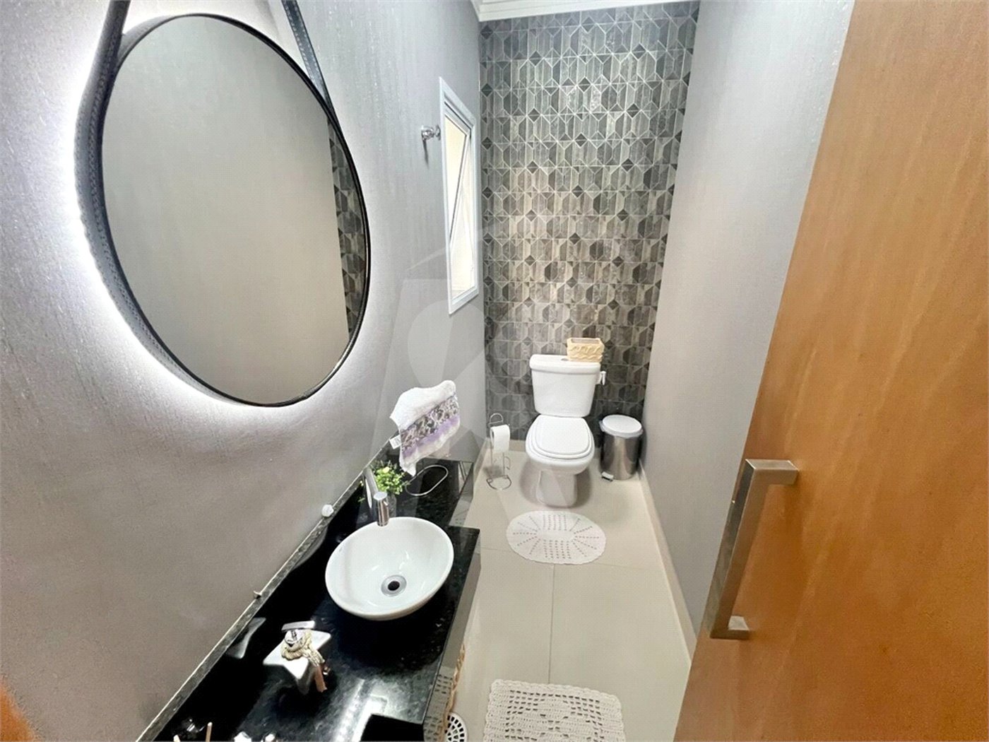Sobrado à venda com 3 quartos, sendo 1 suíte,  em Tremembé, São Paulo, SP