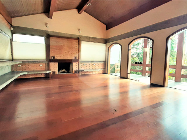 Casa Térrea à venda com 4 quartos, sendo 2 suítes,  em Chácara Monte Alegre, São Paulo, SP