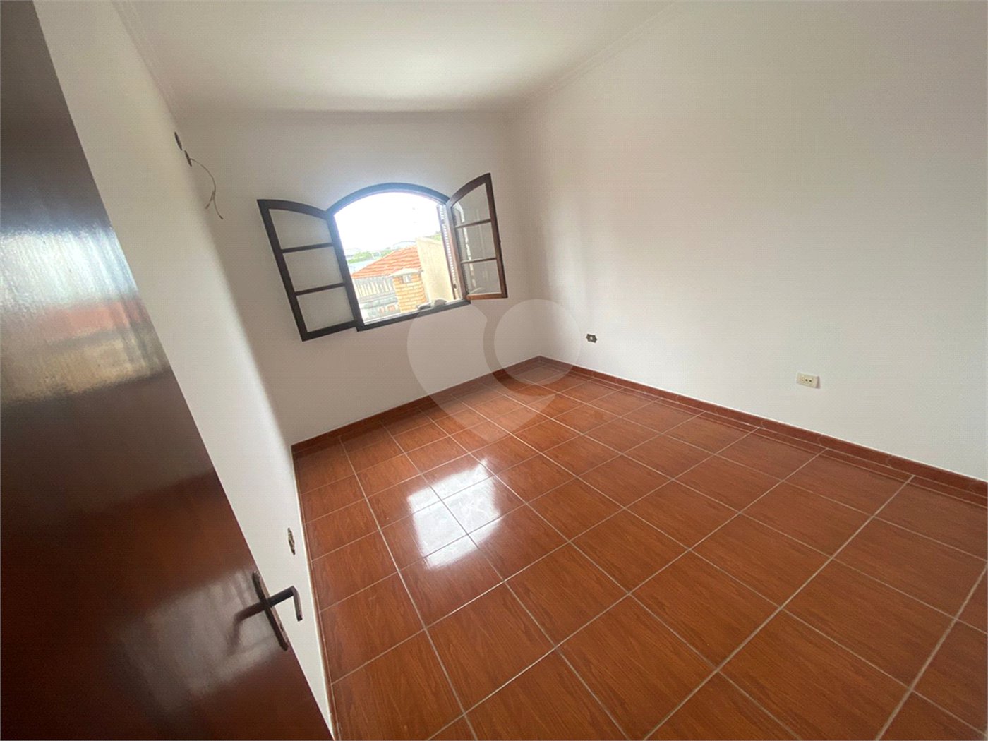 Sobrado à venda com 4 quartos, sendo 2 suítes,  em Vila Gustavo, São Paulo, SP