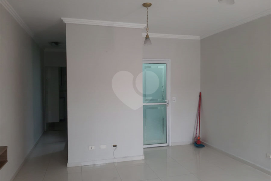 Sobrado à venda com 3 quartos, sendo 2 suítes, em Vila Gustavo, São Paulo, SP