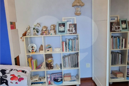 Casa à venda com 5 quartos, sendo 2 suítes, no condomínio Swiss Park, São Bernardo do Campo - SP
