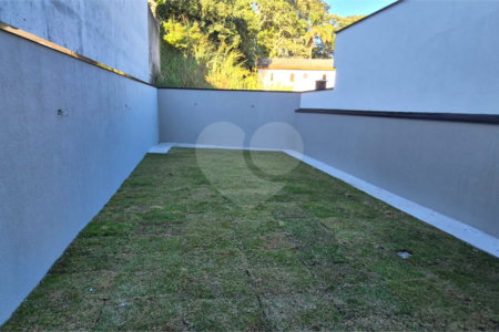 Sobrado à venda com 3 quartos, sendo 1 suíte,  em Parque Morumbi, Mogi das Cruzes, SP
