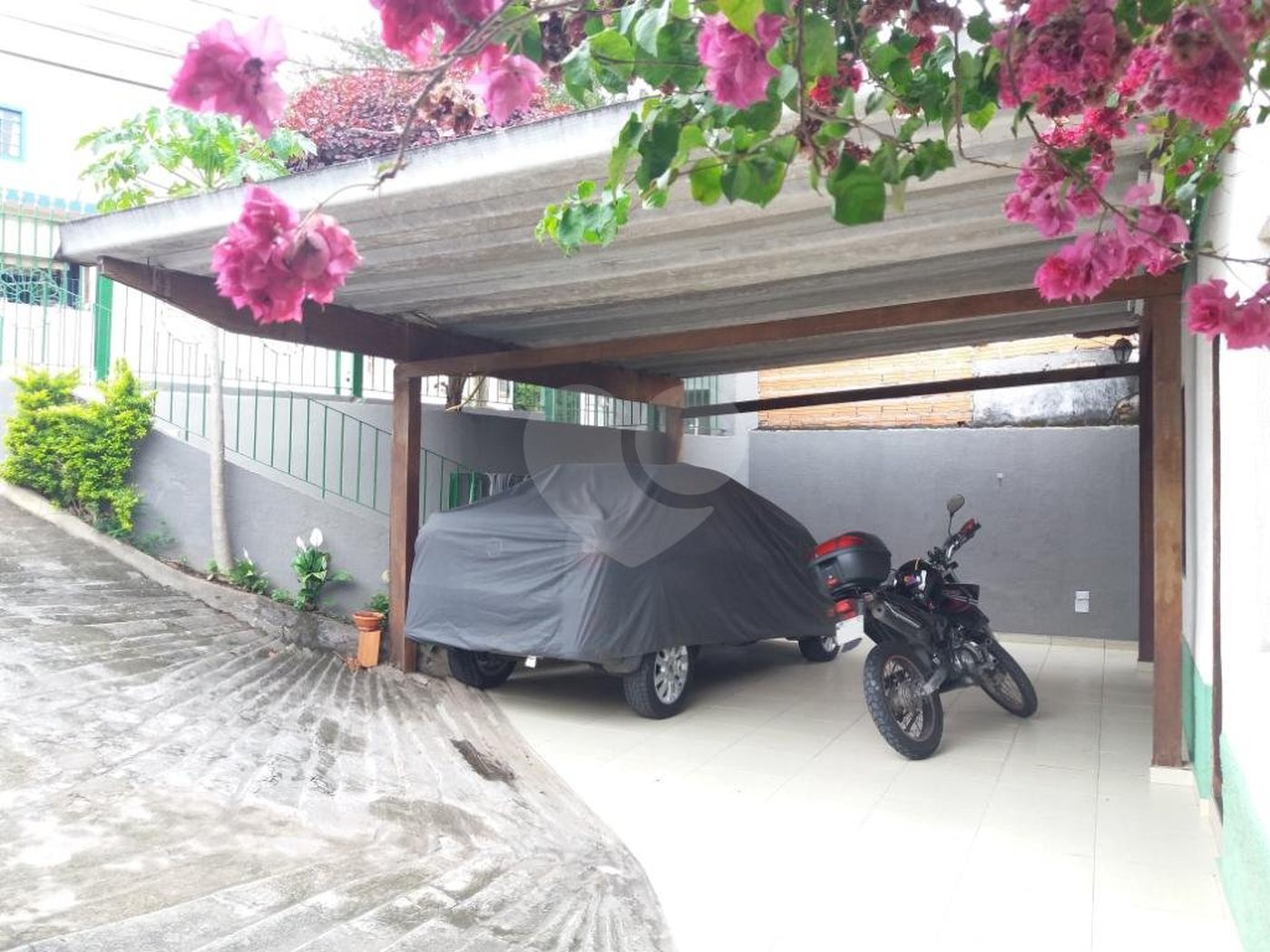Casa à venda com 4 quartos, sendo 1 suíte,  em Jardim Helga, São Paulo, SP