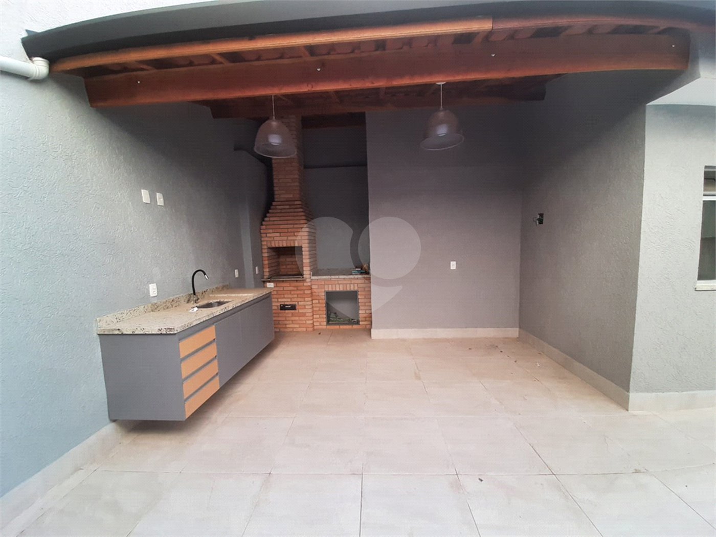 Sobrado à venda com 4 quartos, sendo 3 suítes, em Vila Paulicéia, São Paulo, SP