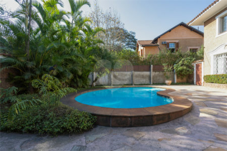 Sobrado à venda com 4 quartos, sendo 2 suítes, em Vila Madalena, São Paulo, SP