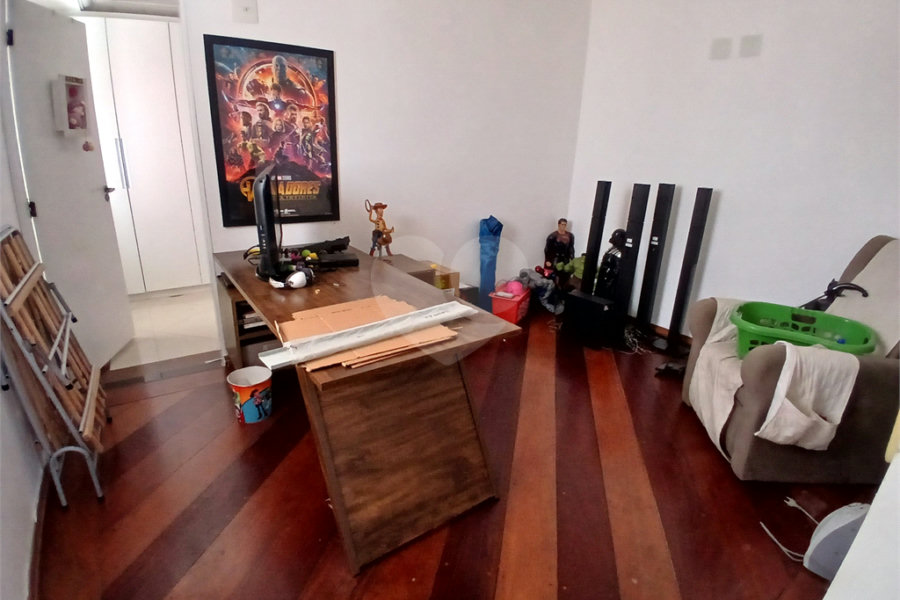 Sobrado à venda com 8 quartos, sendo 2 suítes, em Tremembé, São Paulo, SP