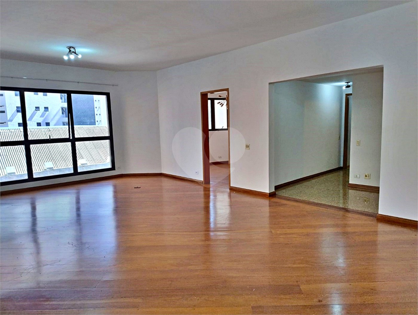 Apartamento à venda com 4 quartos, sendo 2 suítes,  em Indianópolis, São Paulo, SP