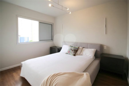 Apartamento à venda com 2 quartos, sendo 1 suíte,  em Vila Olímpia, São Paulo, SP