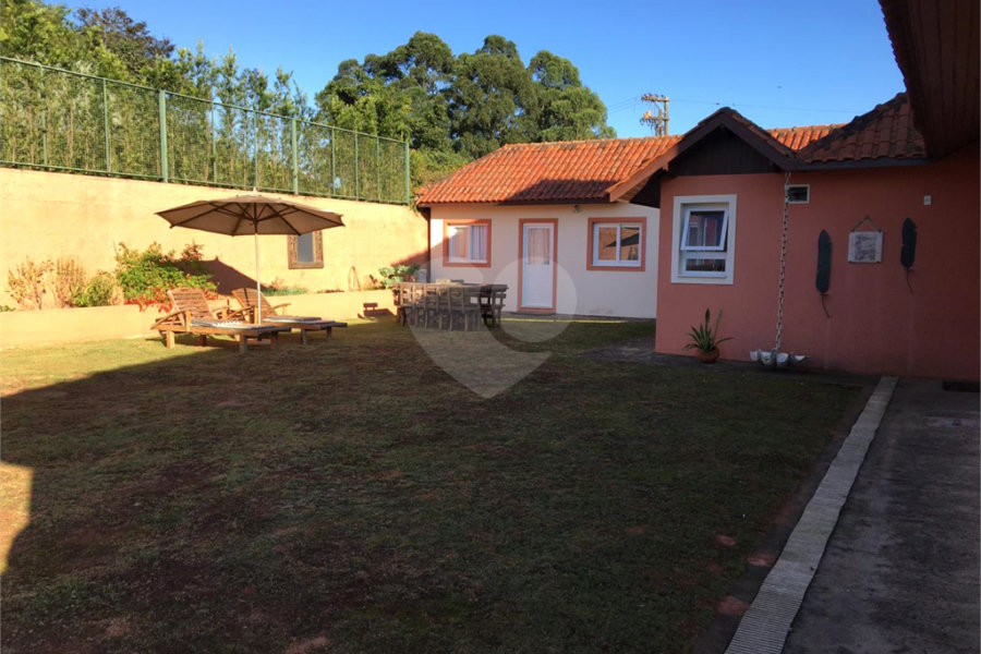 Casa à venda com 3 suítes no condomínio Suíça da Cantareira, Mairiporã - SP