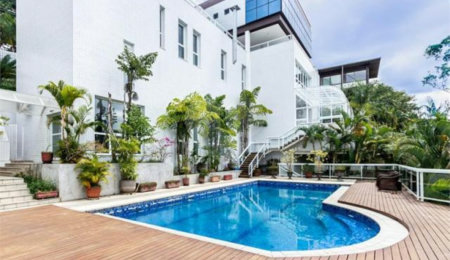 Casa à venda com 6 suítes no condomínio Vitória Régia, São Paulo - SP