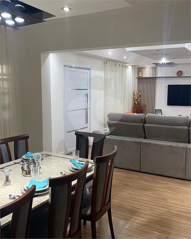 Casa à venda com 3 suítes em Vila Oceania, Poá, SP