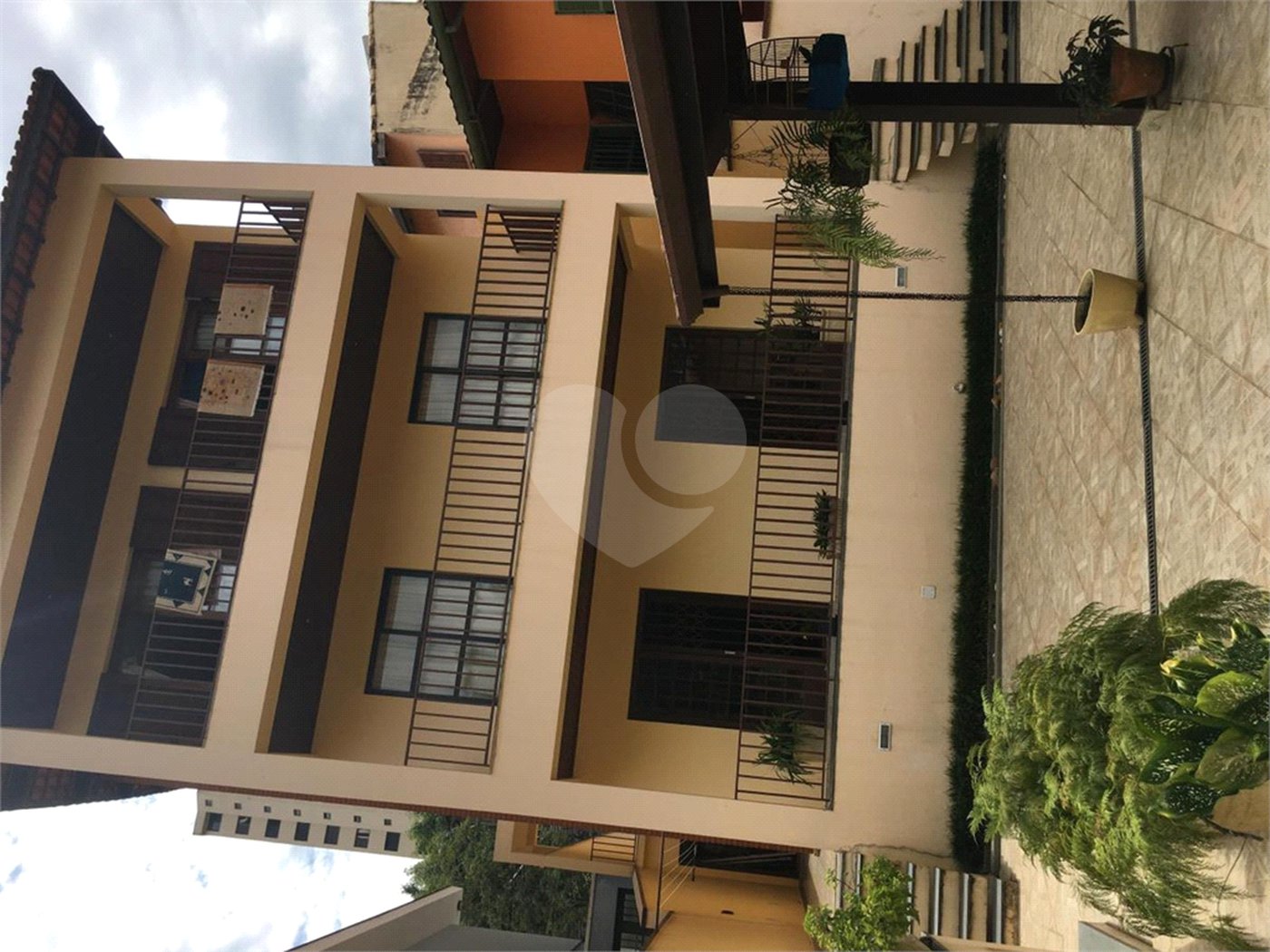 Casa à venda com 4 quartos, sendo 2 suítes,  em Vila Suzana, São Paulo, SP