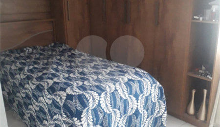 Casa Térrea à venda com 3 quartos em Jardim Nadir, São Paulo, SP