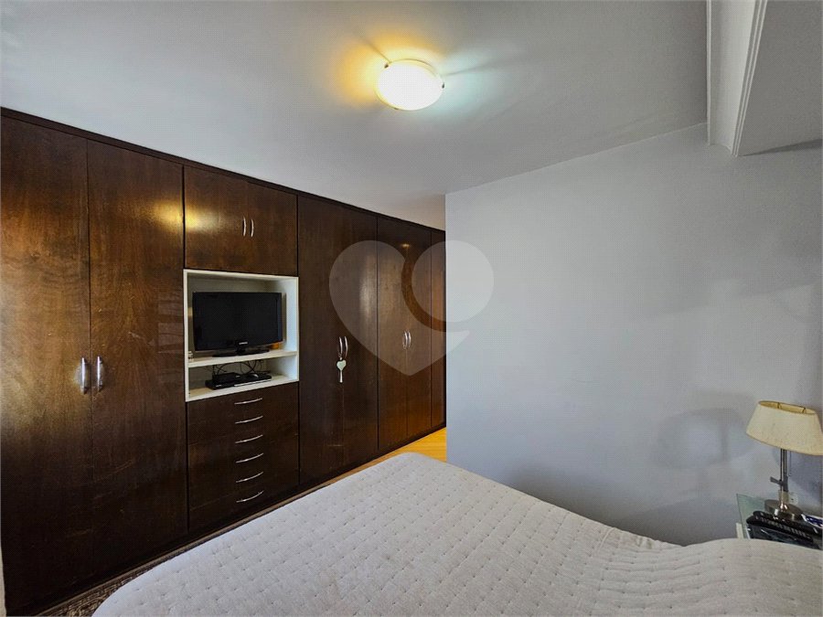 Apartamento à venda com 2 quartos, sendo 1 suíte,  em Chácara Santo Antônio, São Paulo, SP