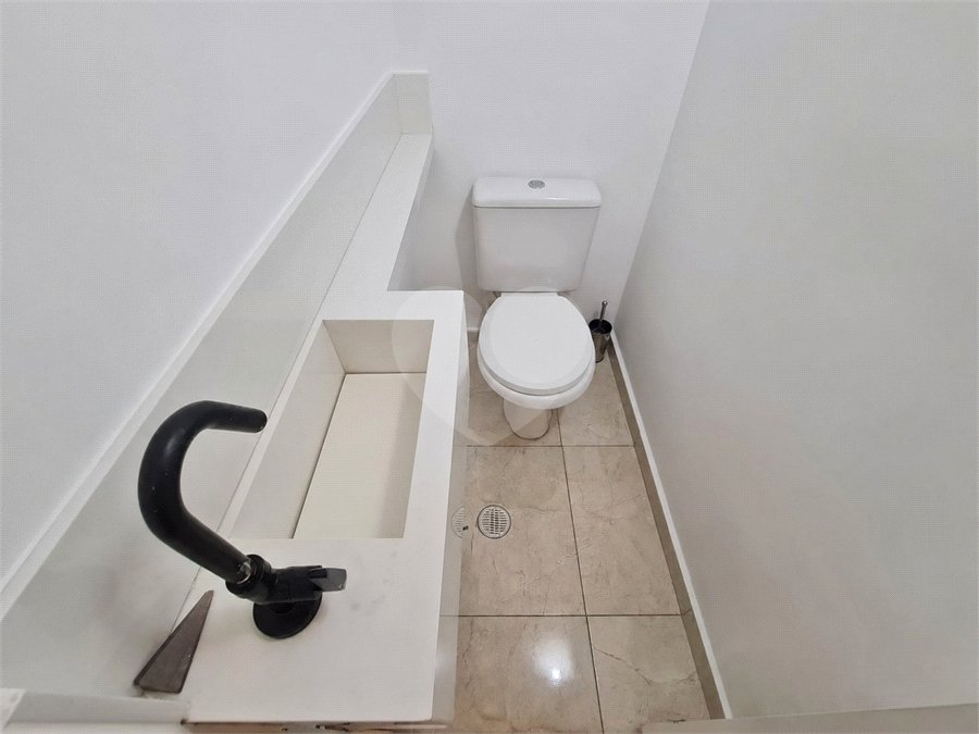 Casa à venda com 3 quartos, sendo 1 suíte, no condomínio Ponta de Leste, São Paulo - SP