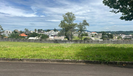 Terreno à venda no condomínio Village Saint Charbel, Araçoiaba da Serra - SP