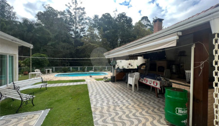 Casa à venda com 4 suítes no condomínio Parque Petrópolis 4 Secção, Mairiporã - SP