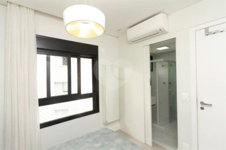 Apartamento à venda com 3 quartos, sendo 1 suíte,  em Vila Olímpia, São Paulo, SP