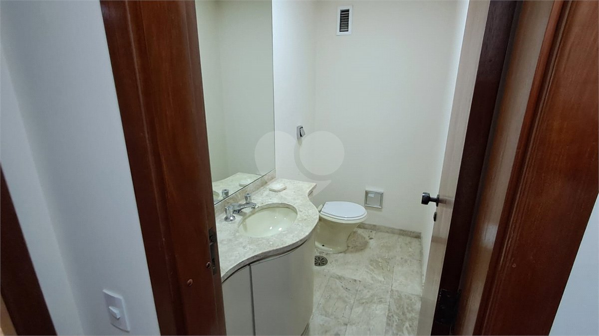 Apartamento para alugar com 4 quartos, sendo 3 suítes, em Santo Amaro, São Paulo, SP