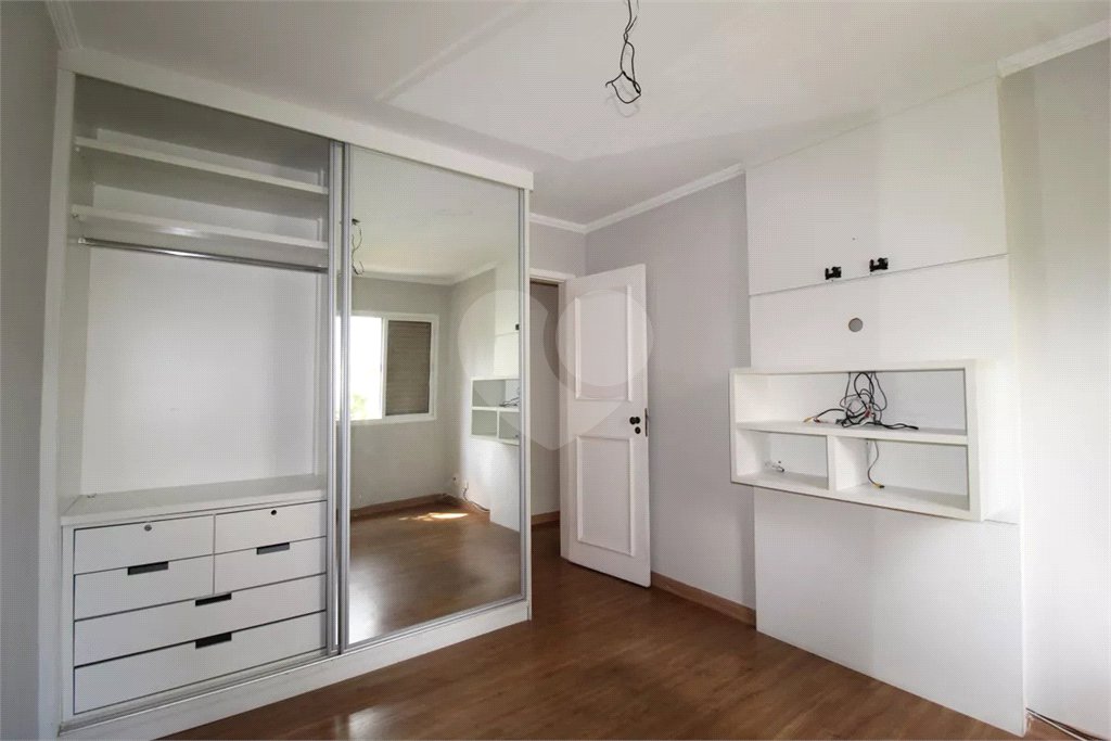 Apartamento à venda com 3 quartos, sendo 1 suíte,  em Vila Uberabinha, São Paulo, SP