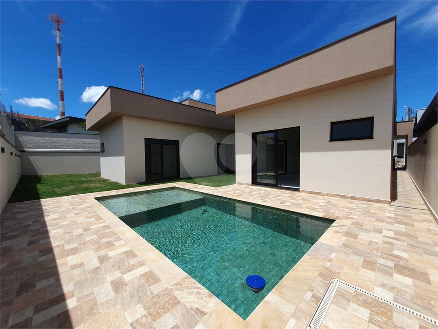 Casa à venda com 3 suítes no condomínio Via Castelli, Louveira - SP