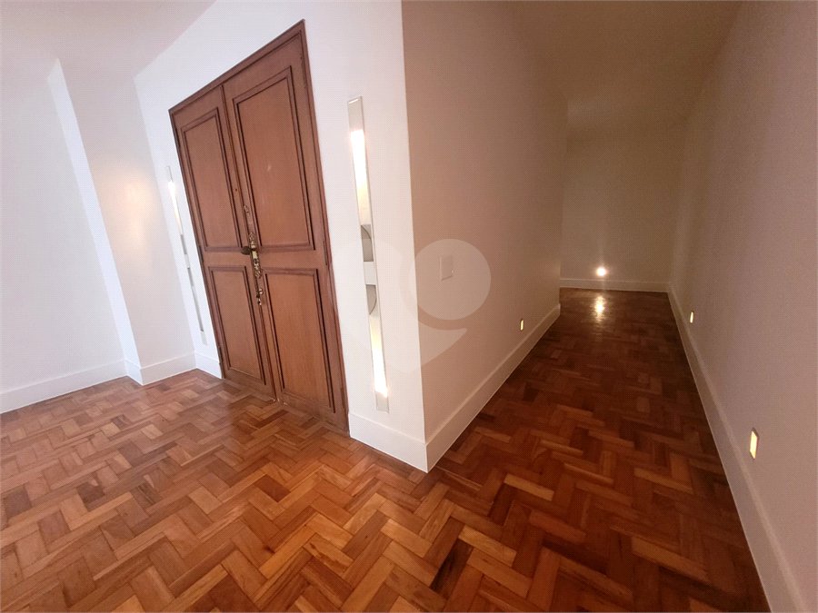 Apartamento à venda com 4 quartos, sendo 1 suíte, em Copacabana, Rio de Janeiro, RJ