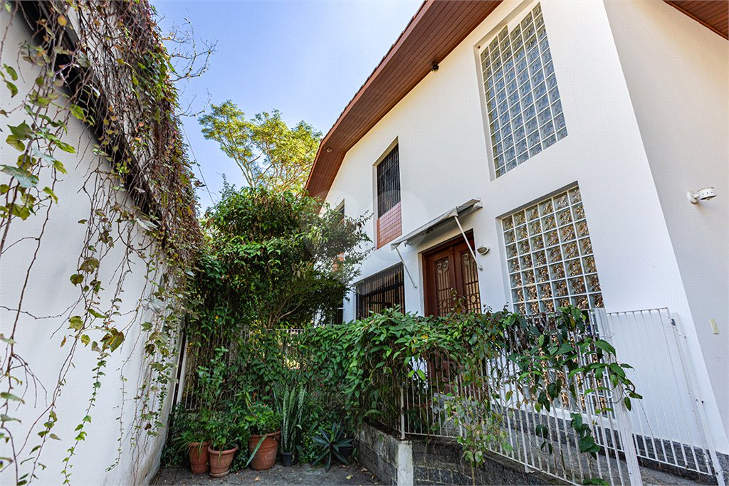 Casa à venda com 6 quartos, sendo 4 suítes, em Butantã, São Paulo, SP