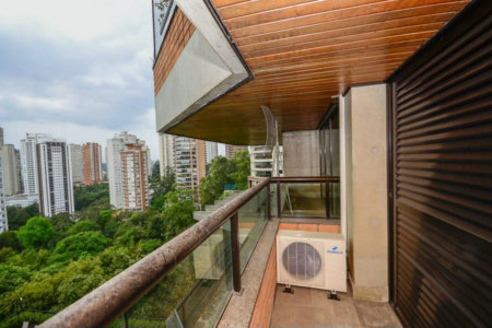 Apartamento à venda com 4 quartos, sendo 2 suítes,  em Paraíso do Morumbi, São Paulo, SP