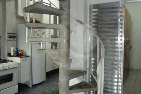 Casa de Vila à venda com 4 quartos em Santana, São Paulo, SP
