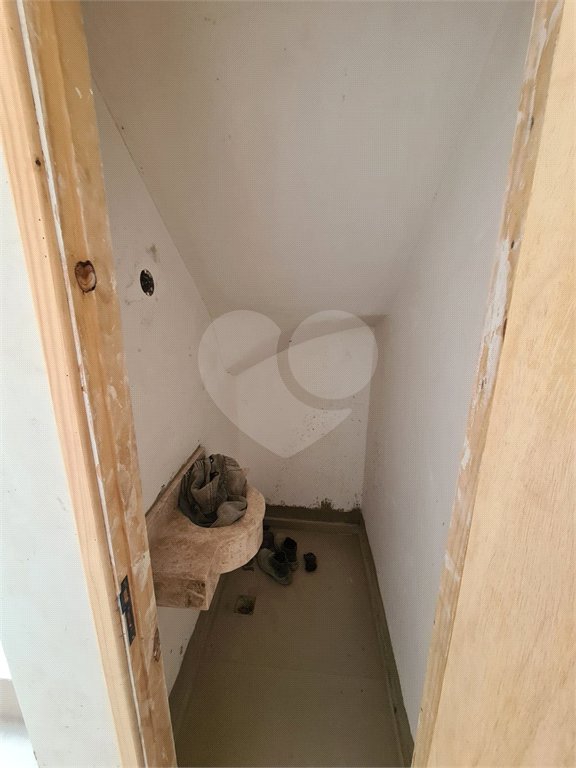 Sobrado à venda com 3 quartos, sendo 1 suíte, em Vila Gomes, São Paulo, SP