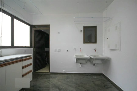 Apartamento à venda com 4 quartos, sendo 2 suítes, em Real Parque, São Paulo, SP